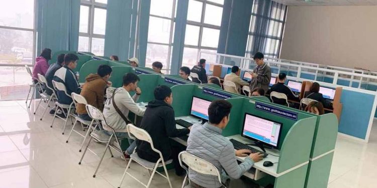 Phần lý thuyết thi bằng lái xe máy được thi trên máy tính