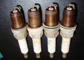 Tìm hiểu những dấu hiệu cho thấy bugi đang bị hỏng