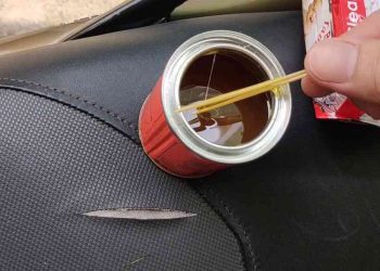 Cách sử dụng các công cụ và dụng cụ khắc phục yên xe máy bị rách