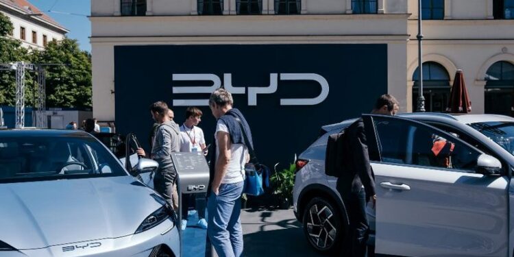 BYD chuyên sản xuất các dòng xe điện và xe hybrid