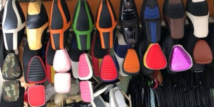 Vỏ bọc yên xe máy dùng để bảo vệ yên xe