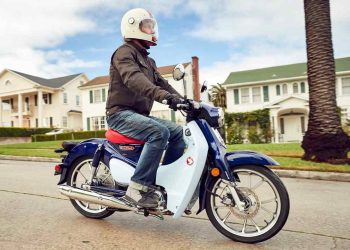 Trải nghiệm di chuyển cùng xe số