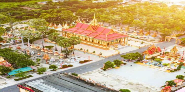 Du lịch Bạc Liêu khám phá ngôi chùa kiến trúc độc đáo